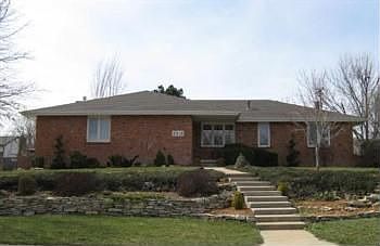 1st image of 2318 Glen Cir