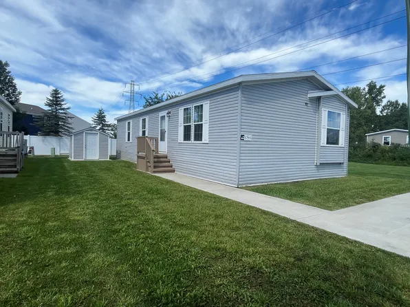 57915 Woodcreek, New Haven, MI 48048