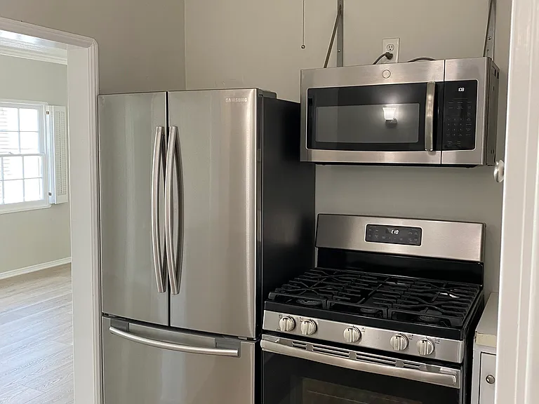320 1/2 Sapphire Ave #1/2 — Photo 8