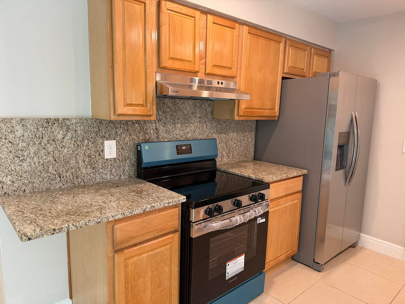 2 bed, 2.0 bath, 1221 sqft, $2,850 — Photo 2