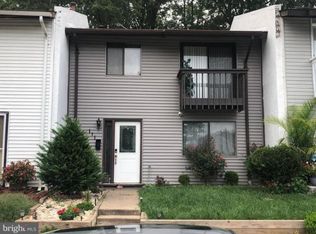 111 Hayloft Ct, Sterling, VA 20164