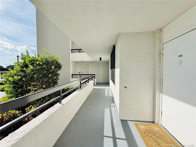 8800 S Ocean Dr #102 — Photo 3