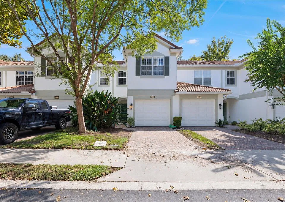 6855 Sperone St