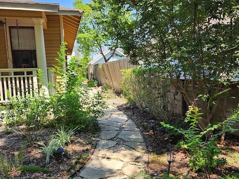 E 11th 1/2 St — Photo 29