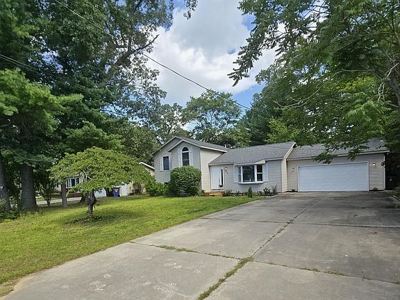 2nd image of 2046 N Roberts Rd