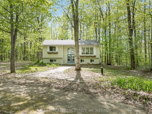 104 Silver Birch Dr, Tiny, ON L9M 0M6