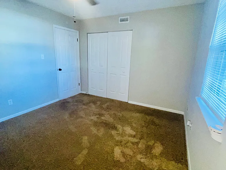 Oak Terrace Apartments — Photo 48