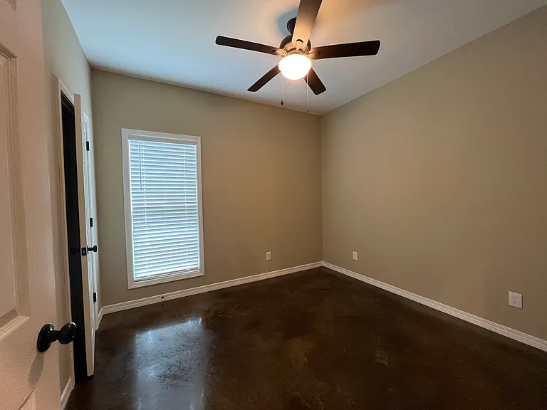 33121A Stables Dr — Photo 13