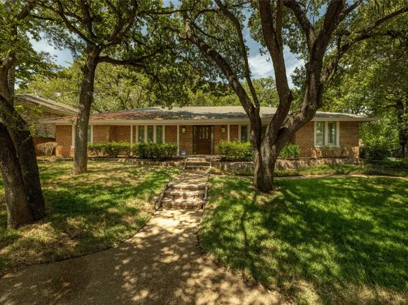 2869 Stephanie Ln, Hurst, TX 76054