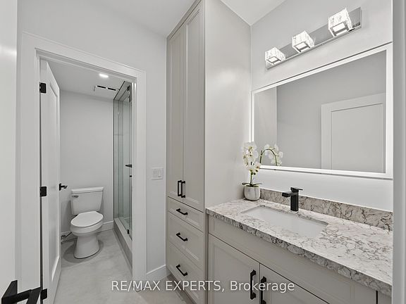 4th image of 1062 Alexandra Ave #Basement
