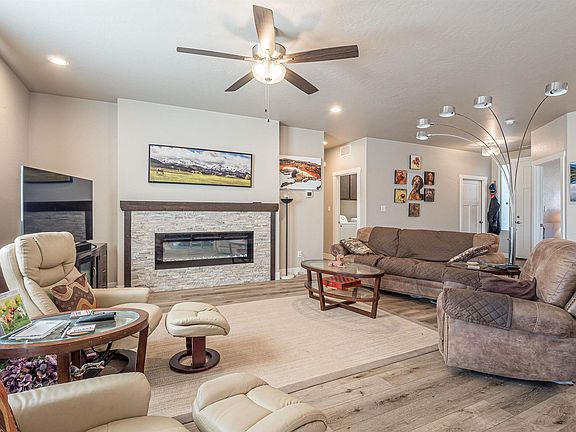 4th image of 2957 Heron Dr