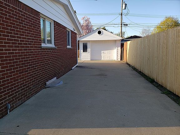 4th image of 28825 Richland St