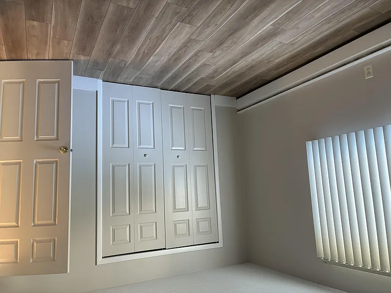 Holland Gardens Apartments — Photo 48
