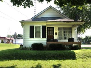 523 N Warren Ave, Freeport, IL 61032