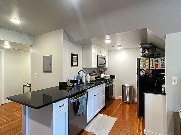 4th image of 381 E Center St APT 9