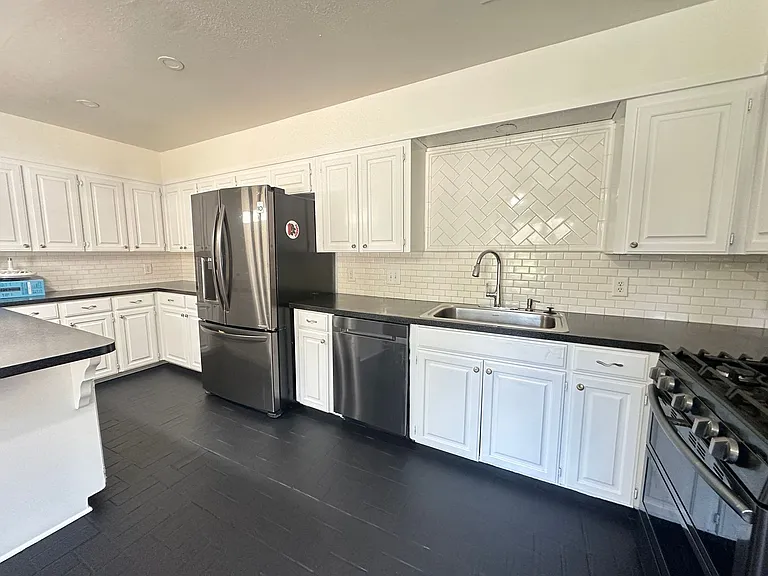 1008 Francais Dr — Photo 7