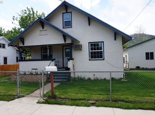 2206 1st St, La Grande, OR 97850