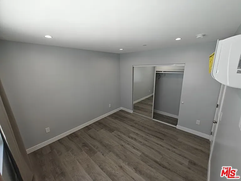 8617 Hatillo Ave — Photo 10