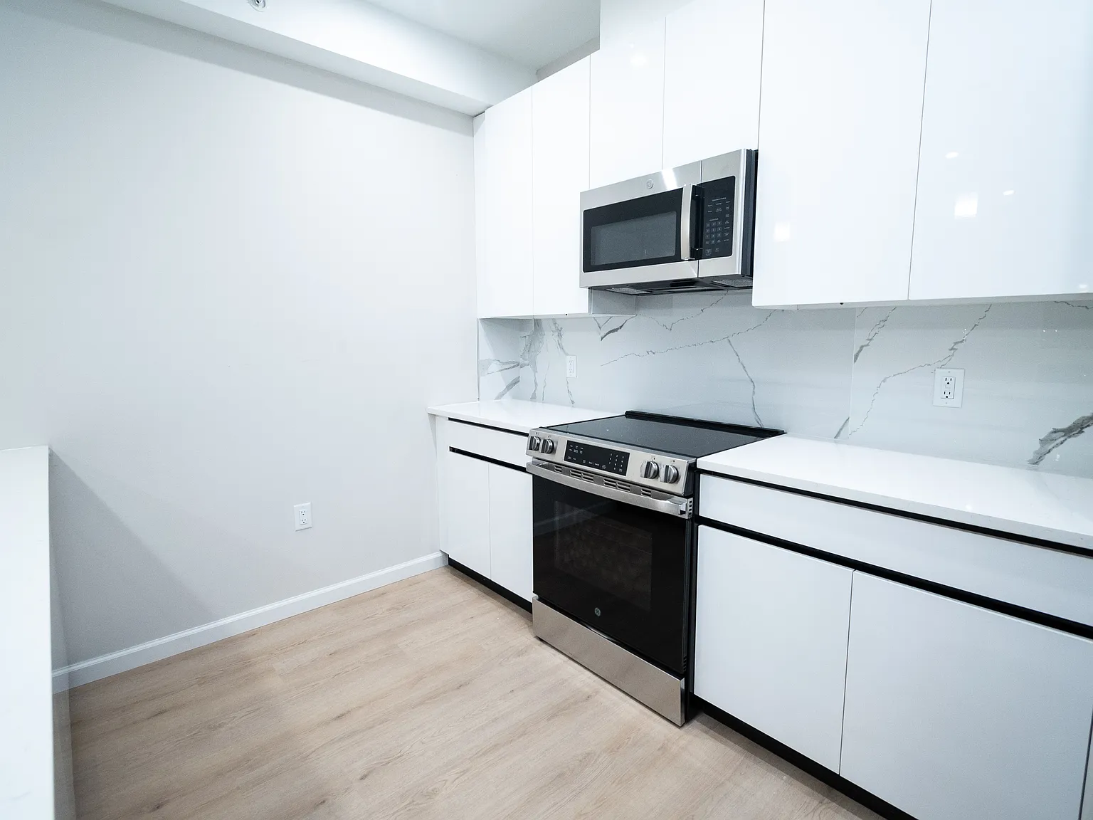 2 bed, $3,400 — Photo 4