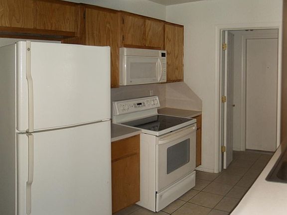 3rd image of 2801A Alma Dr