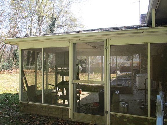 4th image of 3103 Highland Dr