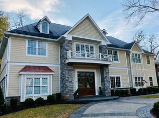 701 Daneshall Dr, Louisville, KY 40206