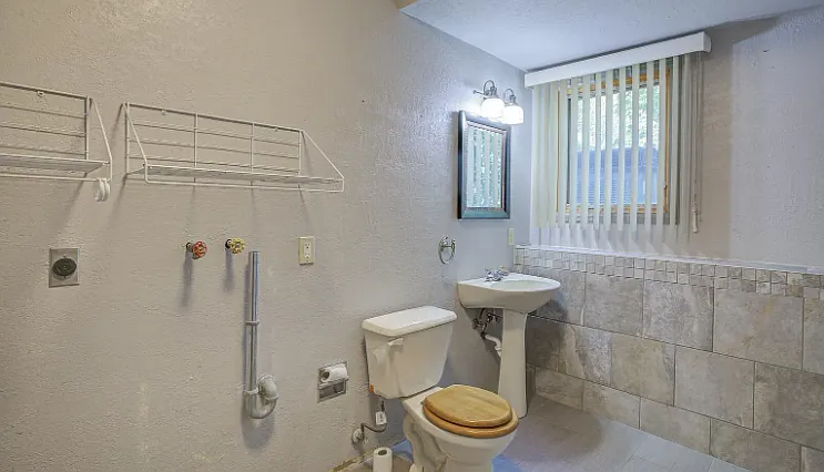 1440 Jamaica Dr — Photo 12