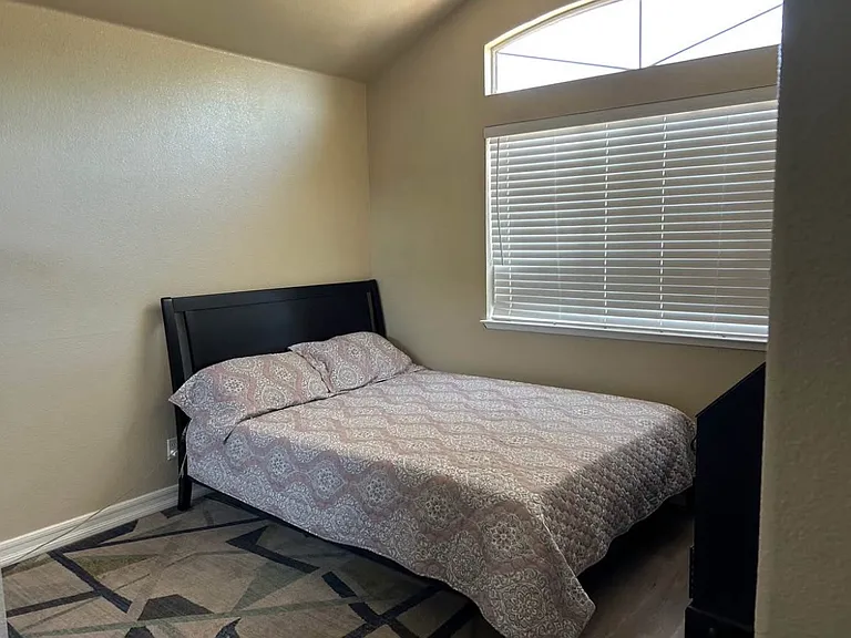 15909 Bayberry Ln — Photo 9