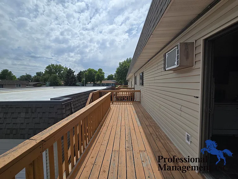 1361 Easy St #5 — Photo 8