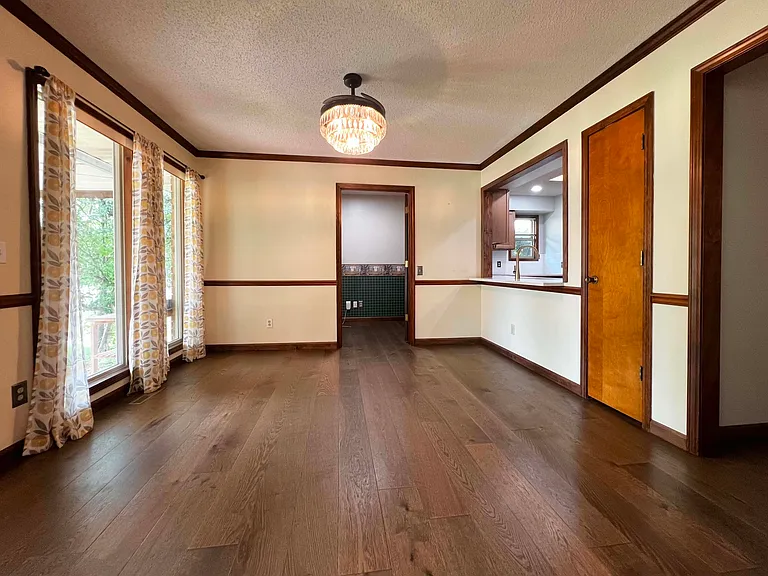 1120 W Maplewood St — Photo 5