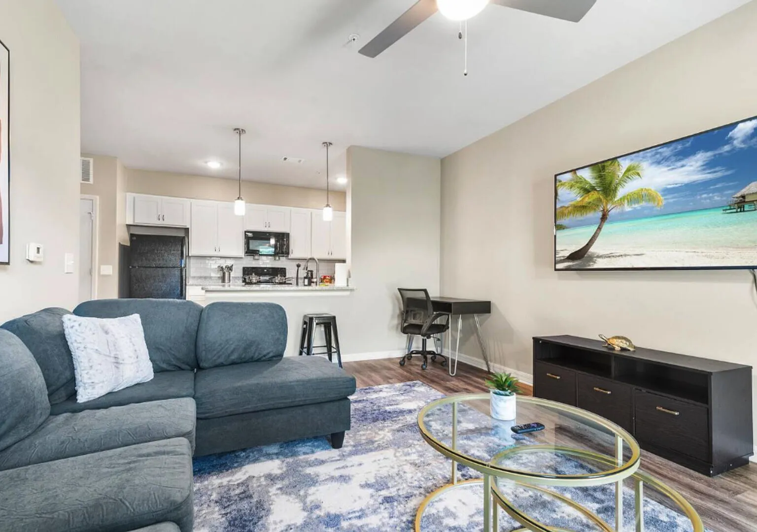Luxe 1st Flr Condo: Dive, Rest, Explore. — Photo 4