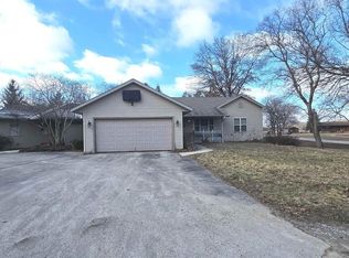 N6835 Daisy Rd, Elkhorn, WI 53121