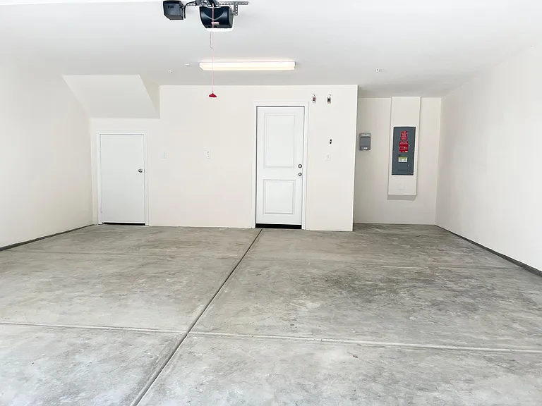 207 Merit — Photo 34