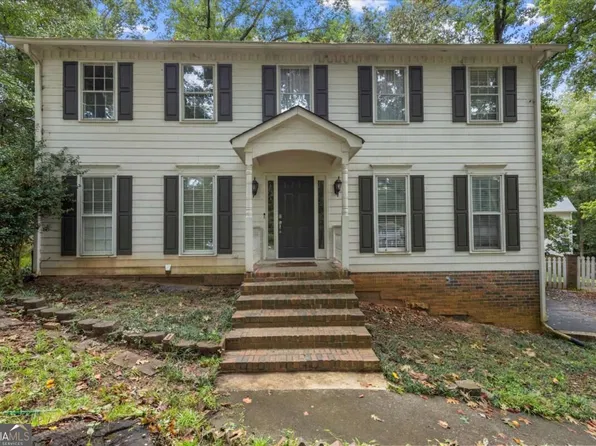 2182 Brookfield Dr, Lawrenceville, GA 30043