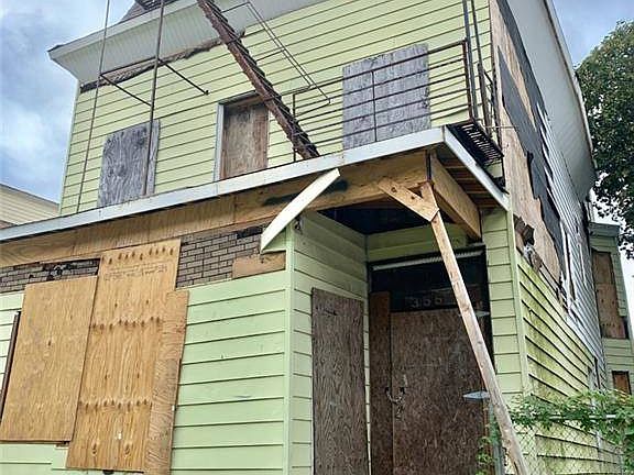 2nd image of 355 Warburton Ave