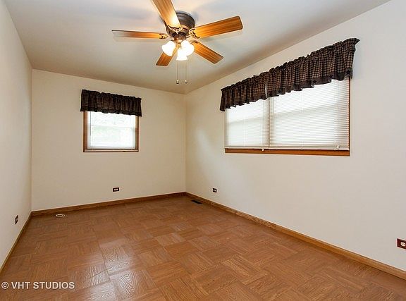 5th image of 328 Hillandale Dr