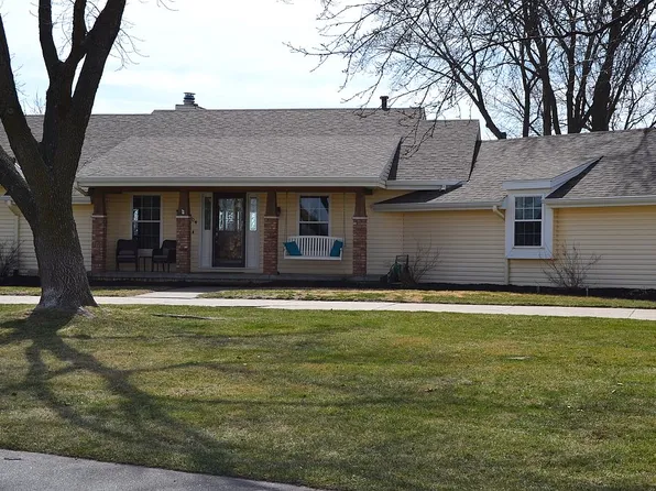 104 Ginger Cove Rd, Valley, NE 68064