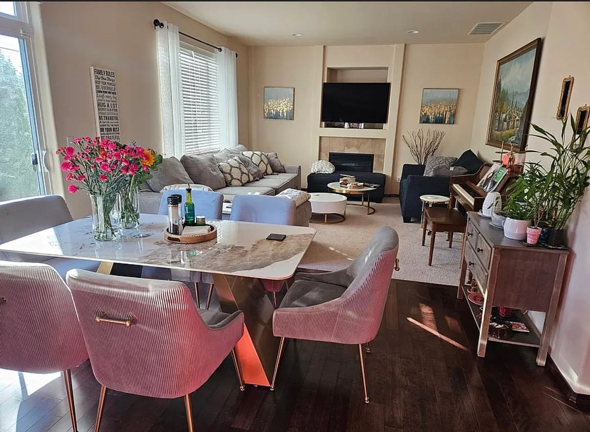4 bed, 2.5 bath, 2393 sqft, $3,950 — Photo 3