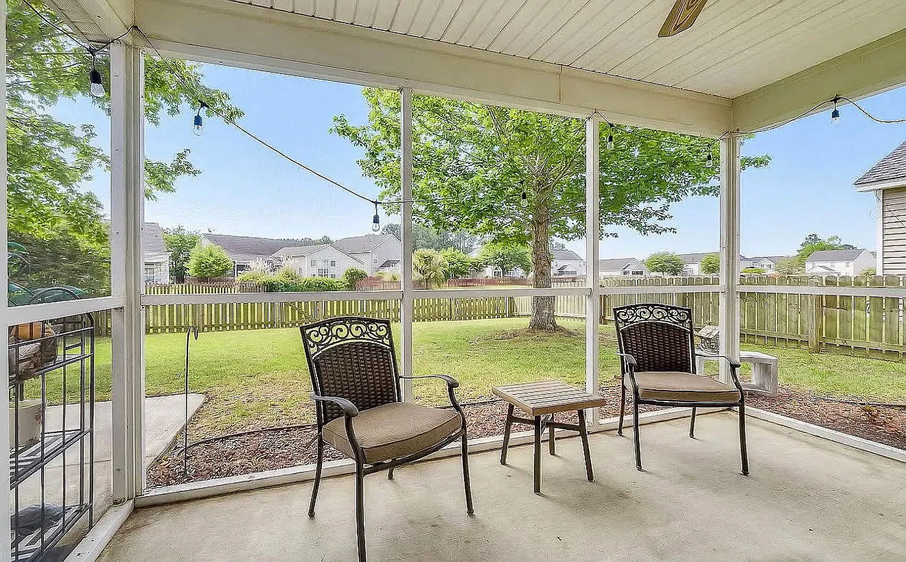 4 bed, 2.5 bath, 2652 sqft, $3,000 — Photo 4
