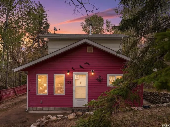 107-109 Shawondasse DRIVE, Manitou Beach, SK S0K 4T1