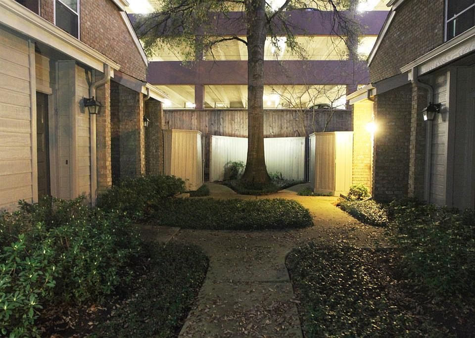 Charming townhome in the Galleria area. This is the largest unit in the complex.