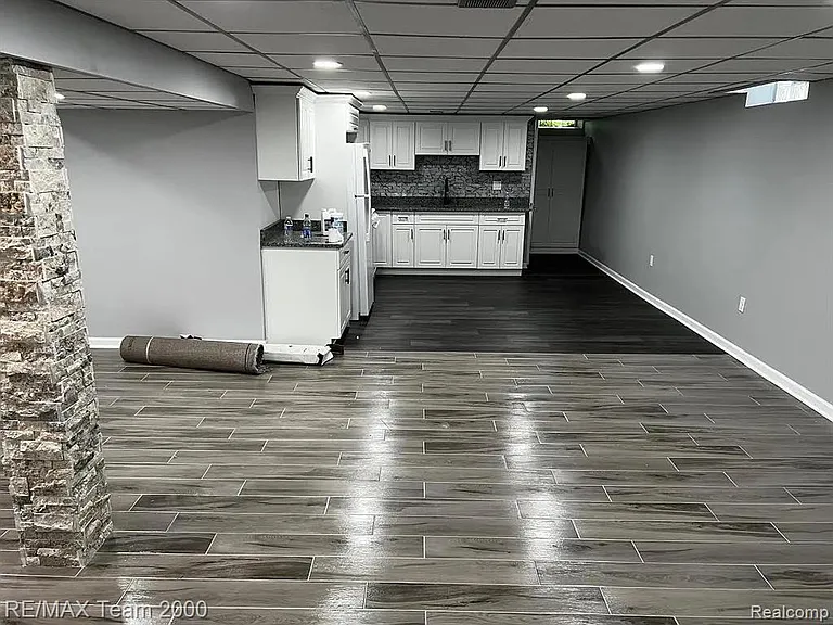 6577 N Lafayette St — Photo 13