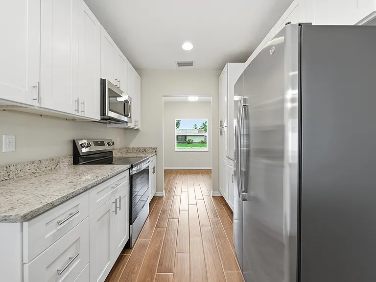 1072 Bridlewood Way — Photo 12