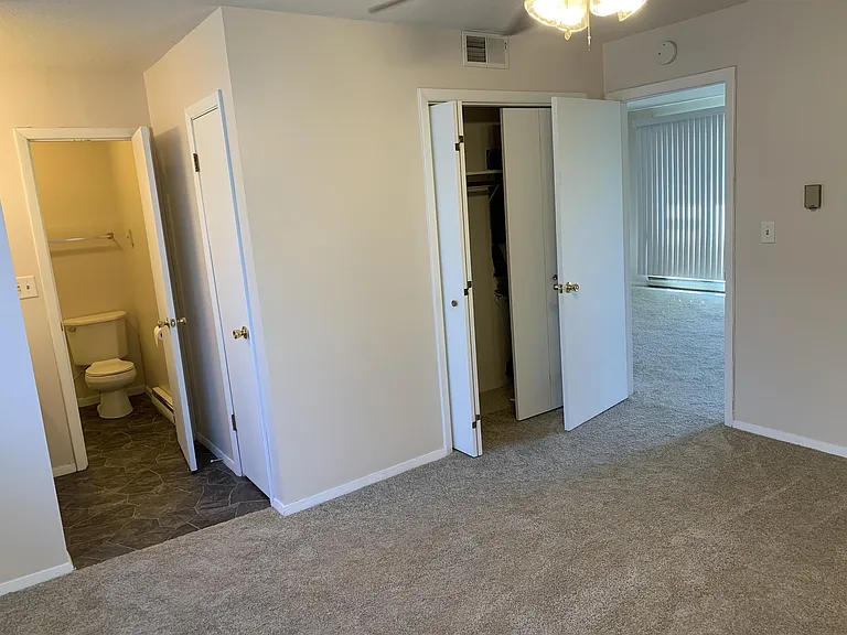 601 E Main St #6 — Photo 9