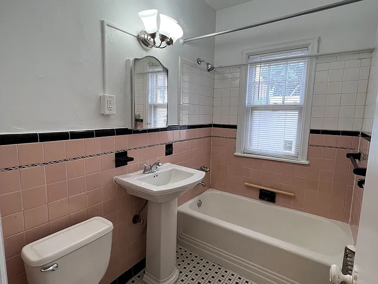 Stevens Square Apartments — Photo 58