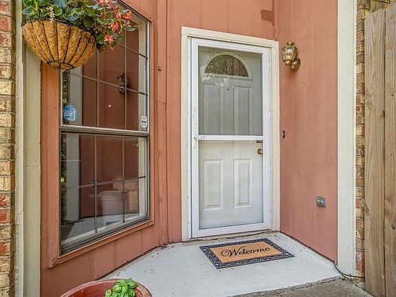 4th image of 952 Boxwood Dr