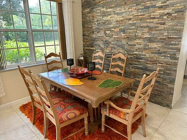 3 bed, 2.0 bath, 1348 sqft, $3,600 — Photo 4