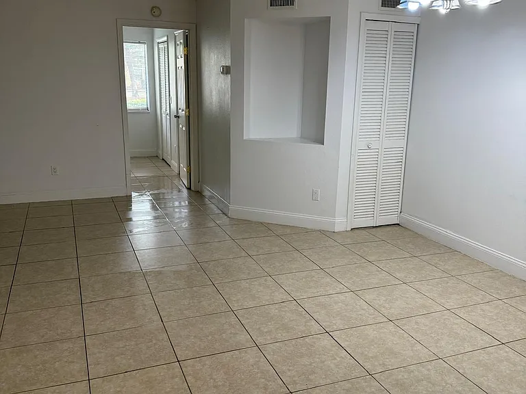 6019 Scotchwood Gln #101 — Photo 9