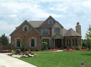 365 Club Dr, Aurora, OH 44202