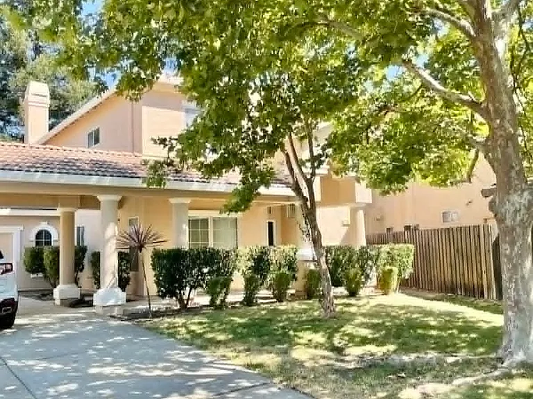 58 Penelope Ct — Photo 1